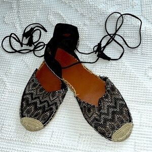 Indigo Road ladies espadrille flats with ankle tie size 9